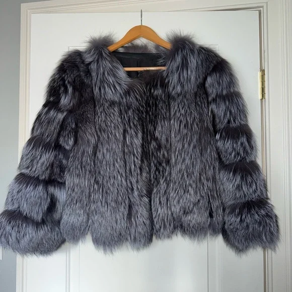 Elegant Gray Fox Fur Jacket - Picture 3 of 11